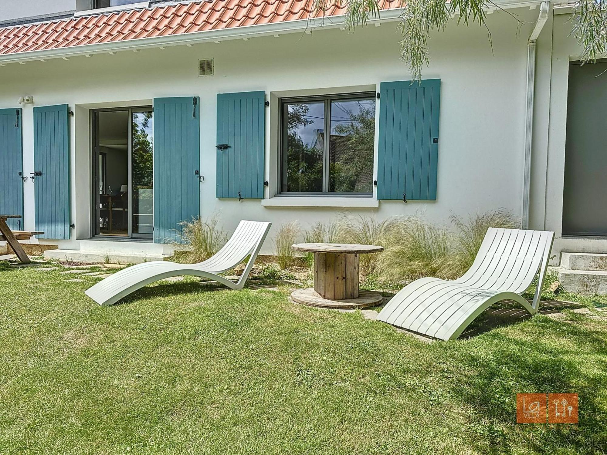 Les Pins : Rez De Jardin Proche Plage アンブレウーズ エクステリア 写真